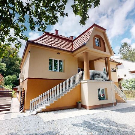 Family Apartman Мисколк Екстериор снимка