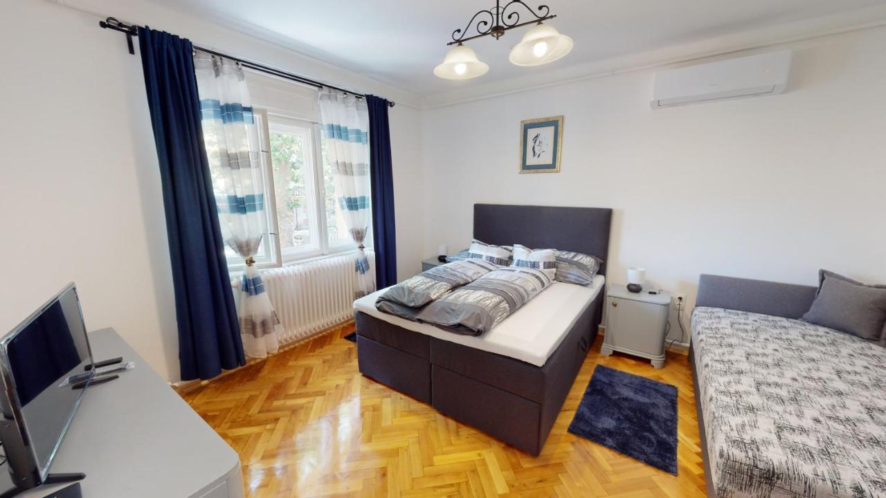Family Apartman Мисколк Екстериор снимка