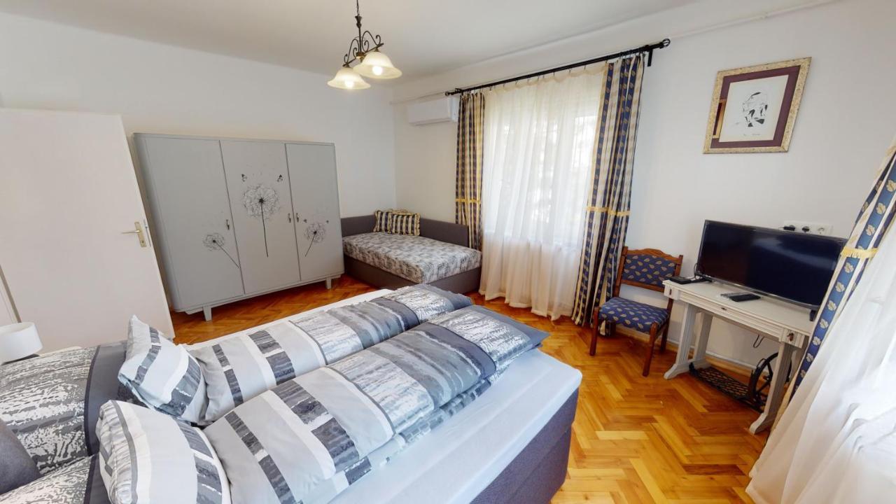 Family Apartman Мисколк Екстериор снимка