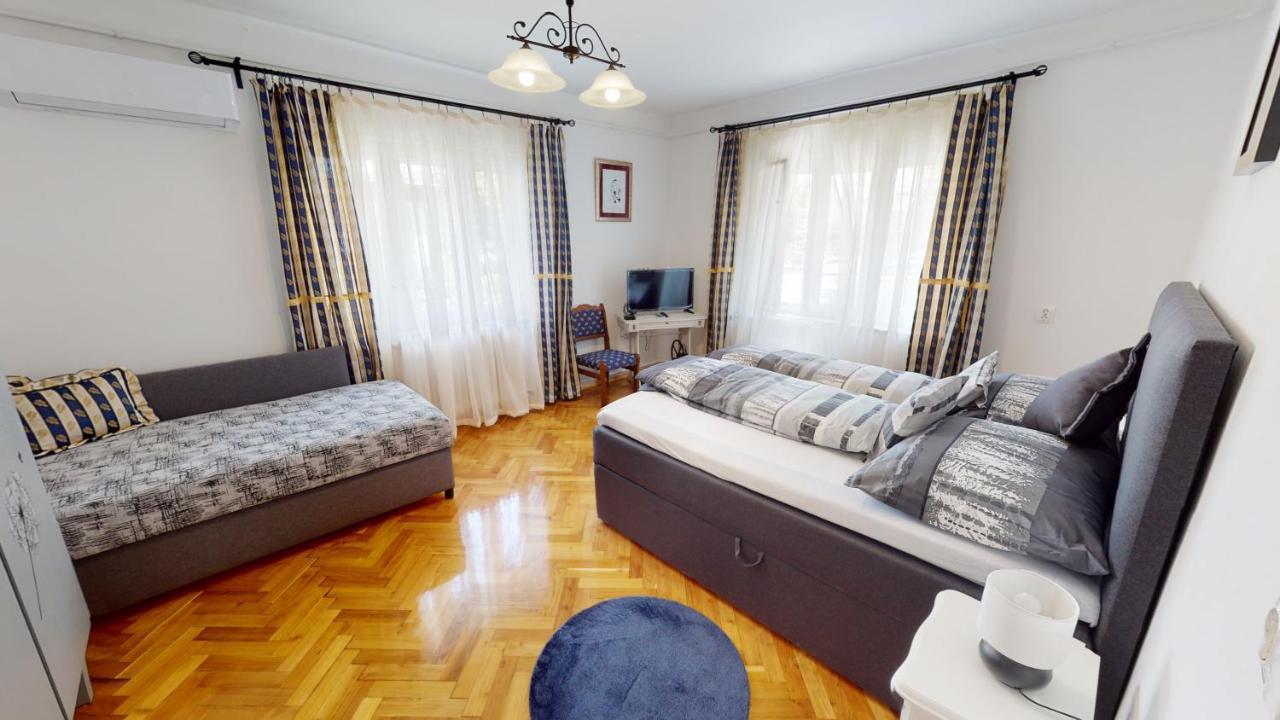 Family Apartman Мисколк Екстериор снимка