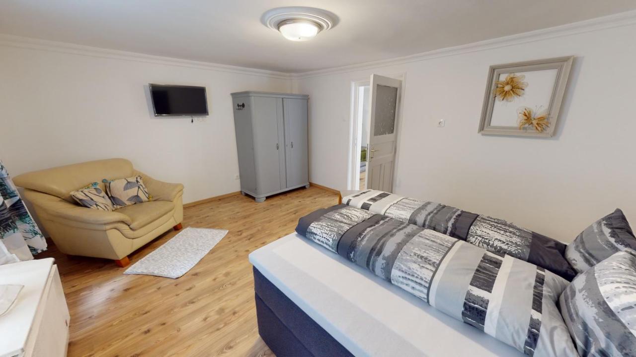 Family Apartman Мисколк Екстериор снимка