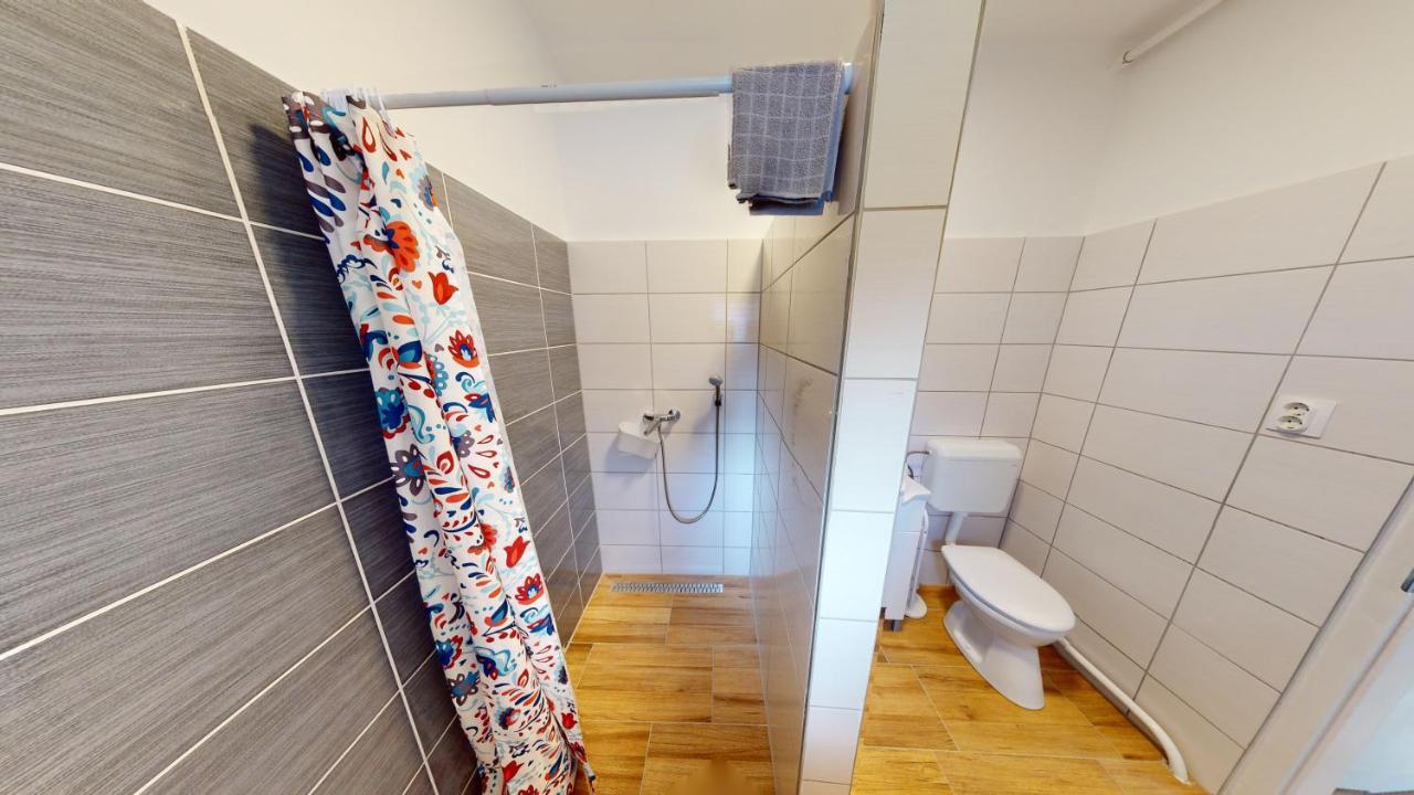 Family Apartman Мисколк Екстериор снимка