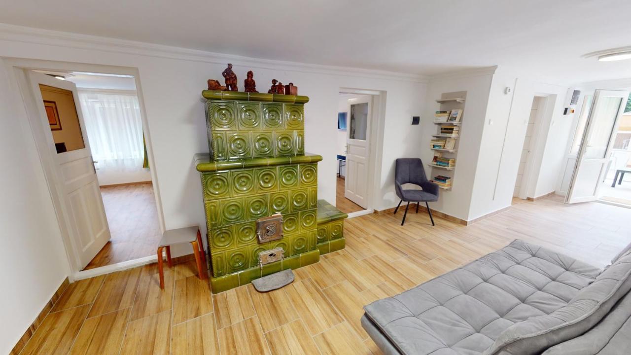 Family Apartman Мисколк Екстериор снимка