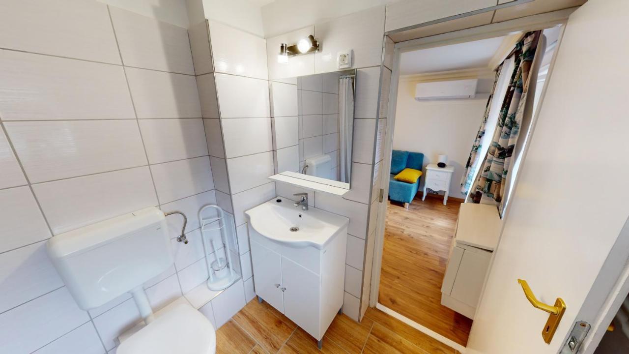 Family Apartman Мисколк Екстериор снимка
