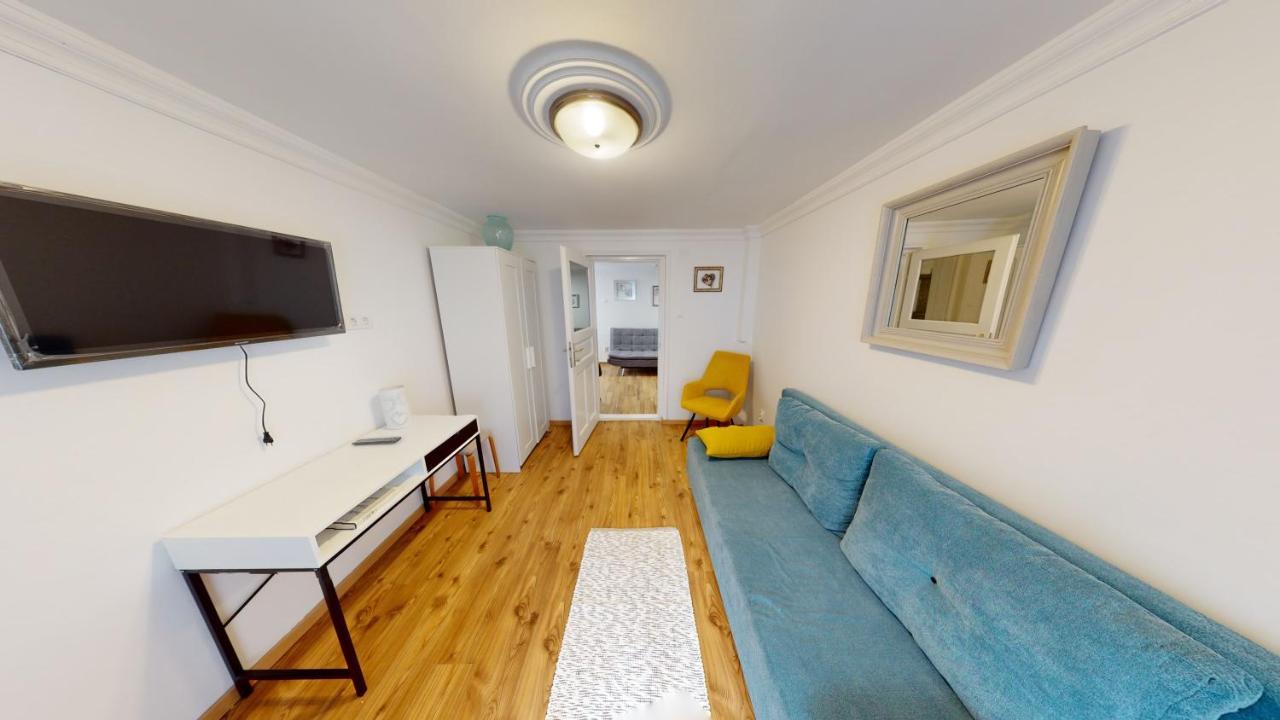 Family Apartman Мисколк Екстериор снимка