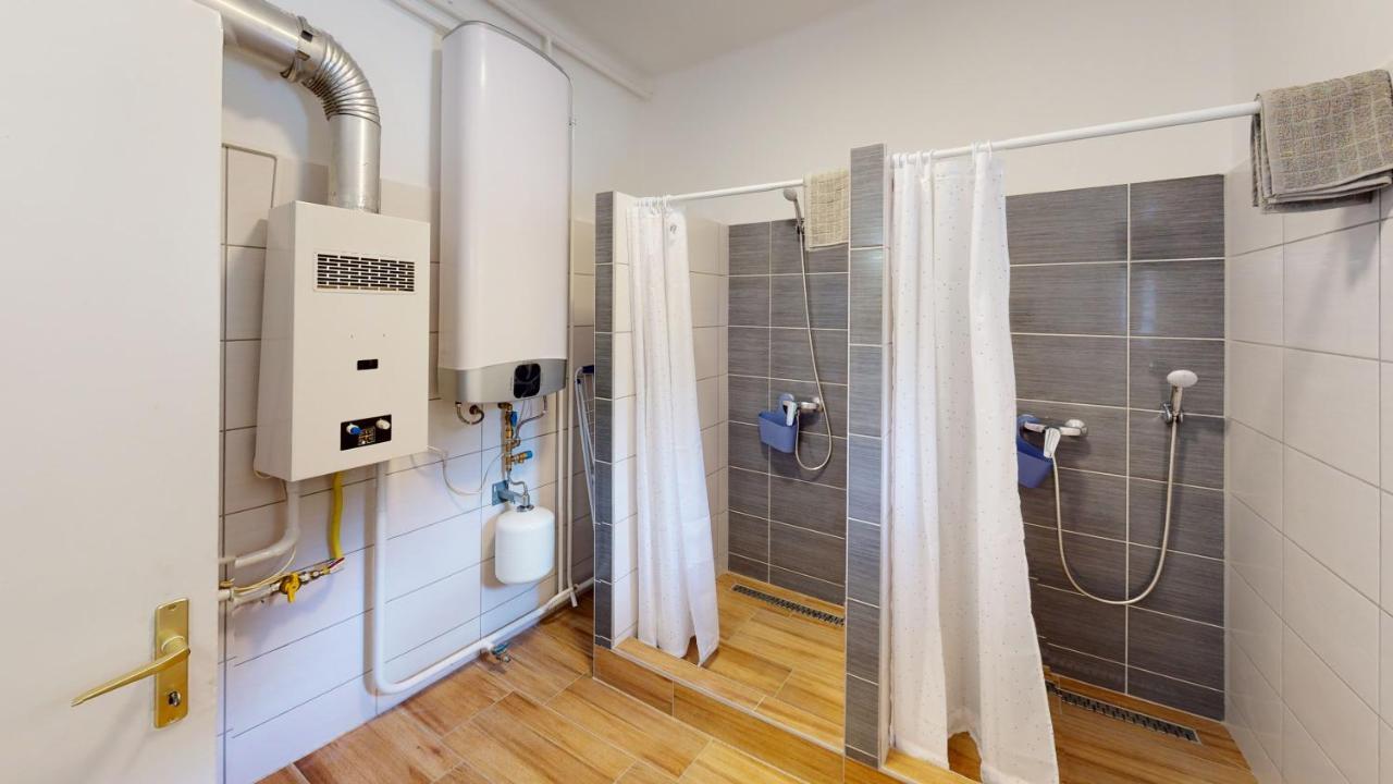 Family Apartman Мисколк Екстериор снимка