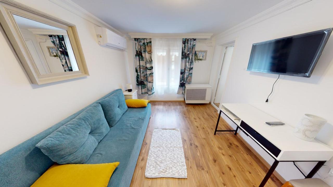 Family Apartman Мисколк Екстериор снимка